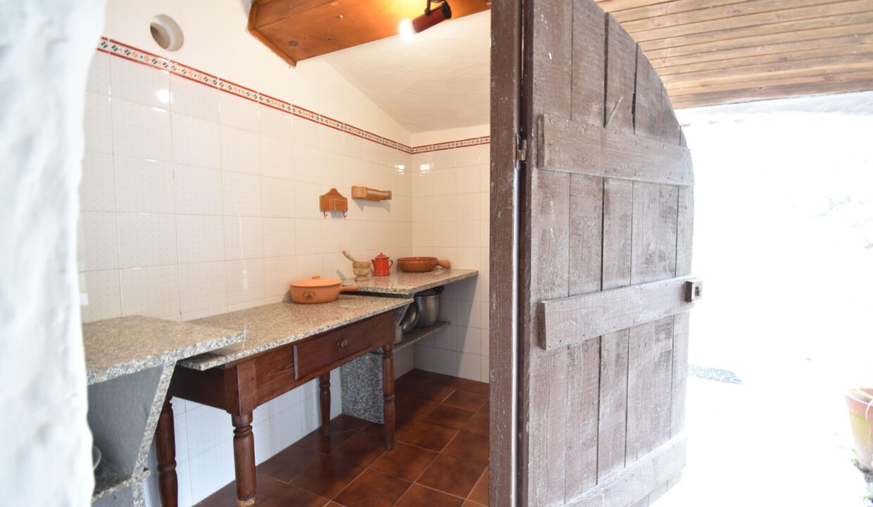 a2d63272-6085-4d4c-b4b9-d42a840fc2fa