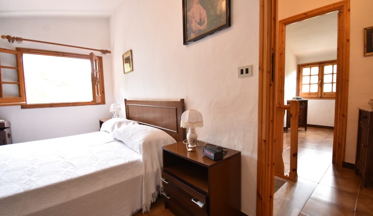 bcba37ff-9aaf-4584-a06f-9945c440c8fc