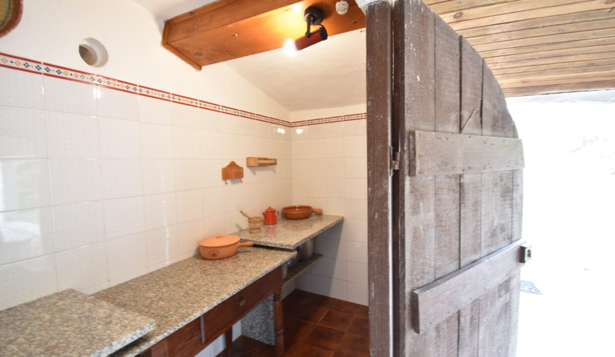 d6c56f43-b3c8-4ff3-85a2-af870969a9ad