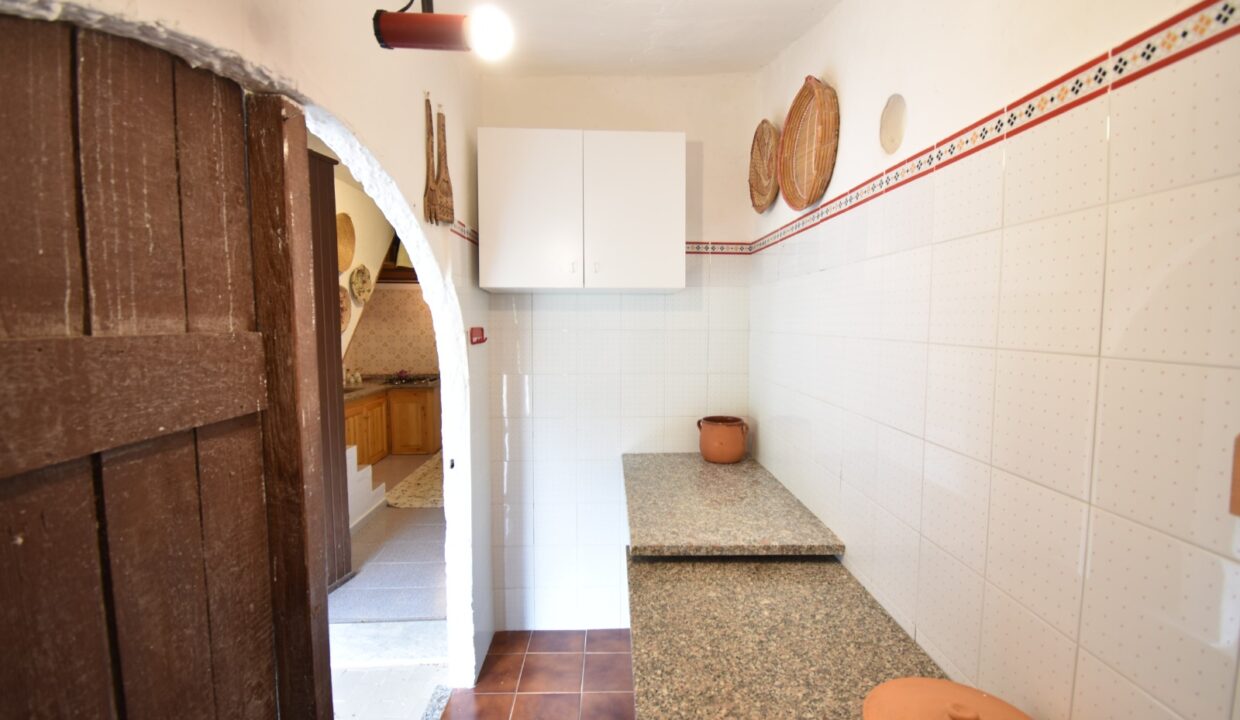 e89b9684-47dc-4980-82cd-3af73dc4aaa0