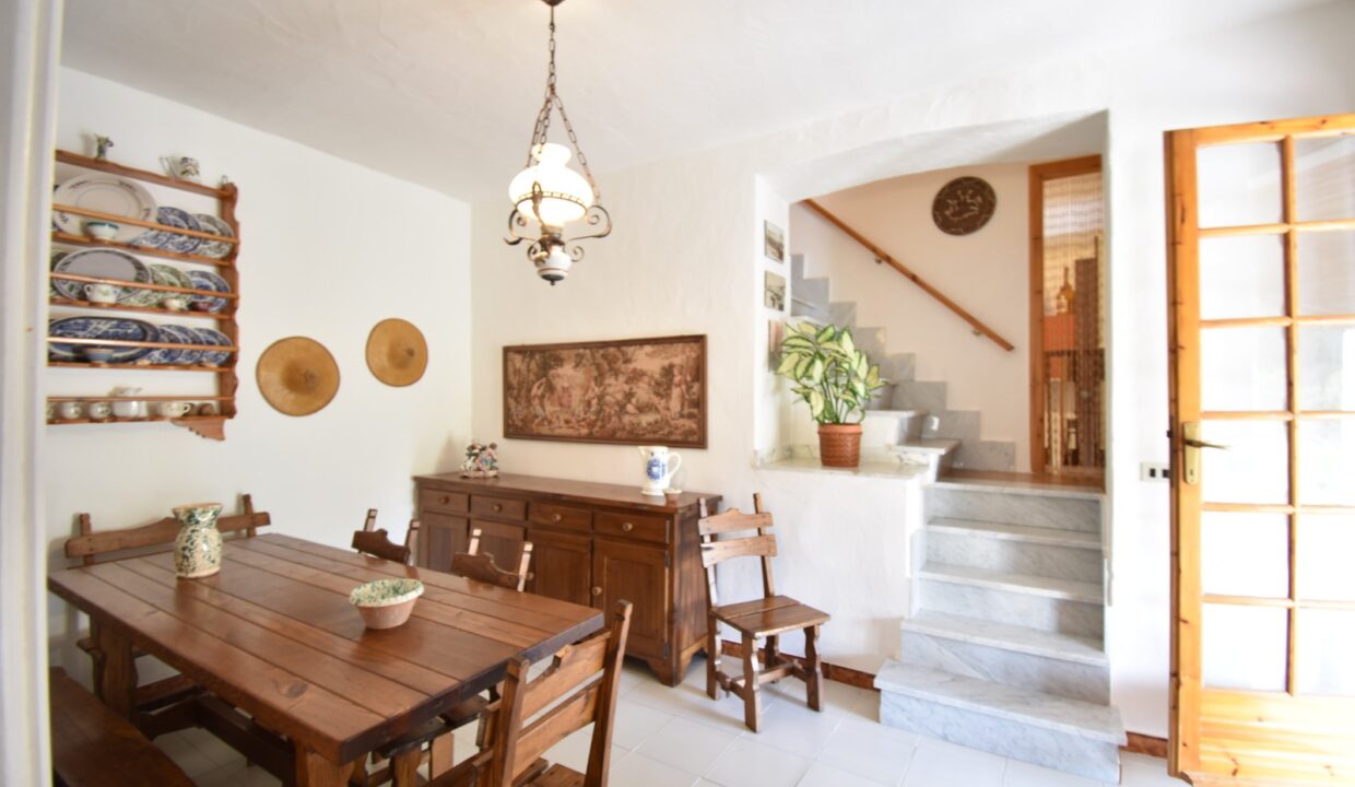 eadecb6f-d717-4aa1-bc79-00680ec05820