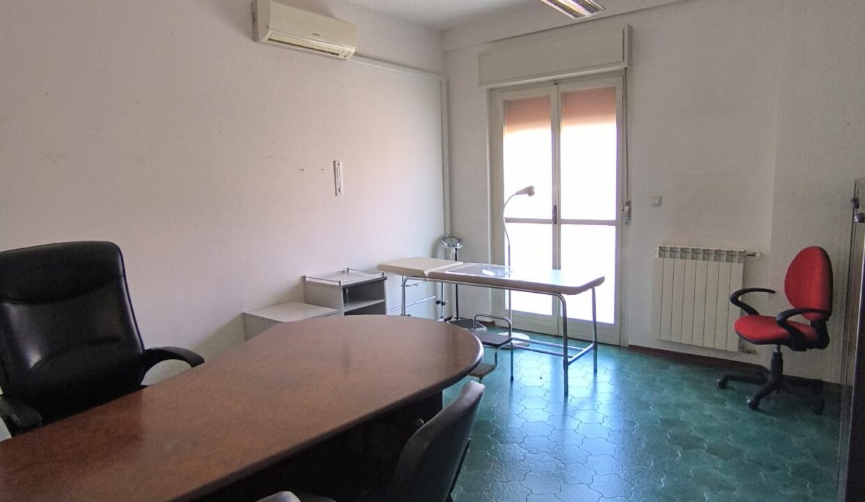 Via Cattaneo Ufficio (10)